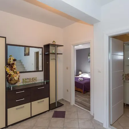 Caper Villa *