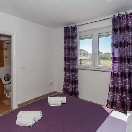 Caper Biograd Na Moru