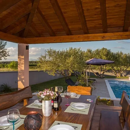 Caper Villa *
