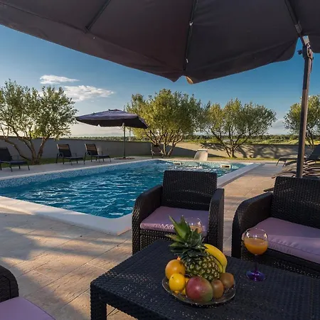 Caper Biograd Na Moru